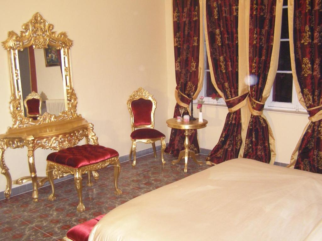 Le Relais Du Silence Chateau Lavail Labastide-dʼAnjou Rom bilde